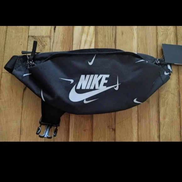 COPY - Nike swoosh sling bag - Picture 4 of 5